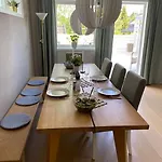 Flott Enebolig, Med 3 Soverom Og 2 Bad, Med Kort Vei Til Sentrum Feriehus *