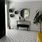 Casa de Férias Flott Enebolig, Med 3 Soverom Og 2 Bad, Med Kort Vei Til Sentrum *