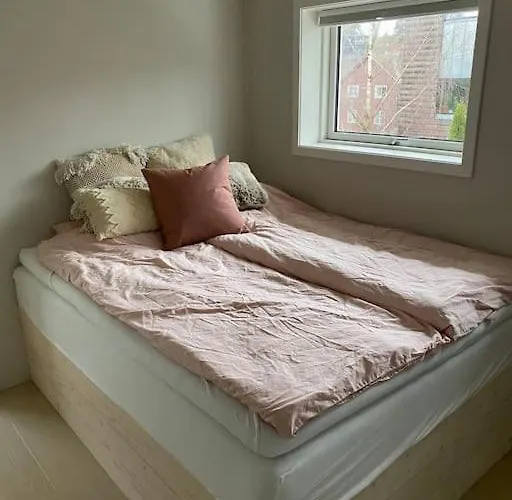 Tatil Evi Flott Enebolig, Med 3 Soverom Og 2 Bad, Med Kort Vei Til Sentrum *