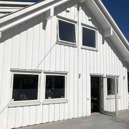 Flott Enebolig Med Kort Vei Til Sentrum *