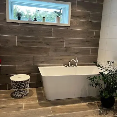 Flott Enebolig, Med 3 Soverom Og 2 Bad, Med Kort Vei Til Sentrum * Oslo