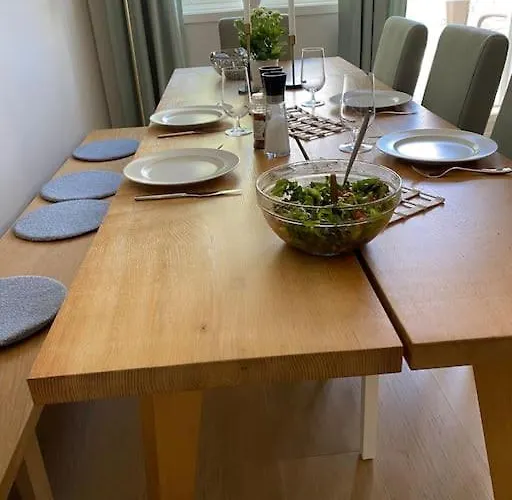 בית נופש Flott Enebolig, Med 3 Soverom Og 2 Bad, Med Kort Vei Til Sentrum